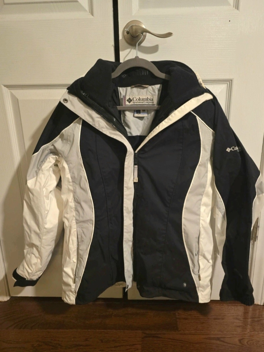 Columbia Women's Black and White Insulated Jacket
